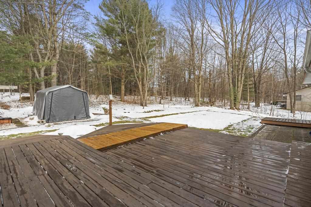 877 Woodview Drive