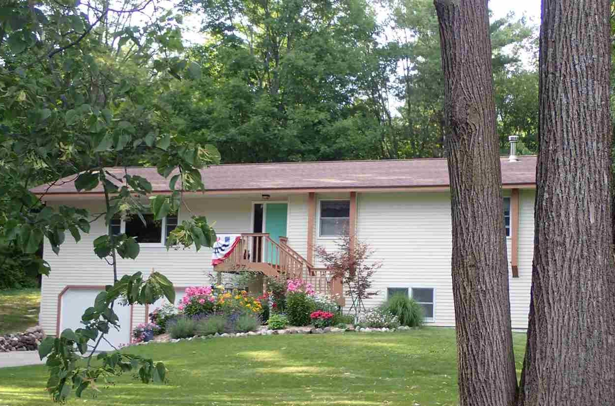 877 Woodview Drive