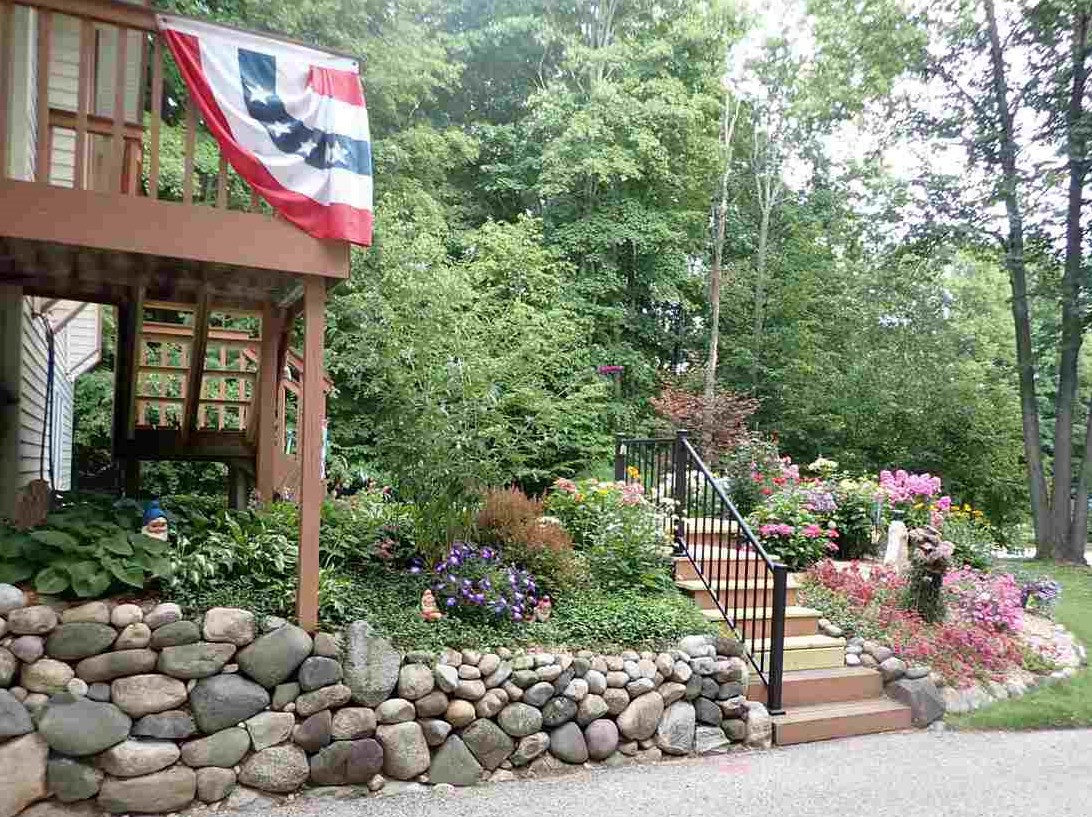 877 Woodview Drive