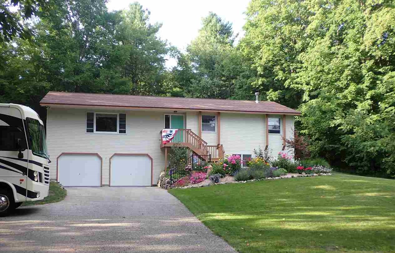 877 Woodview Drive