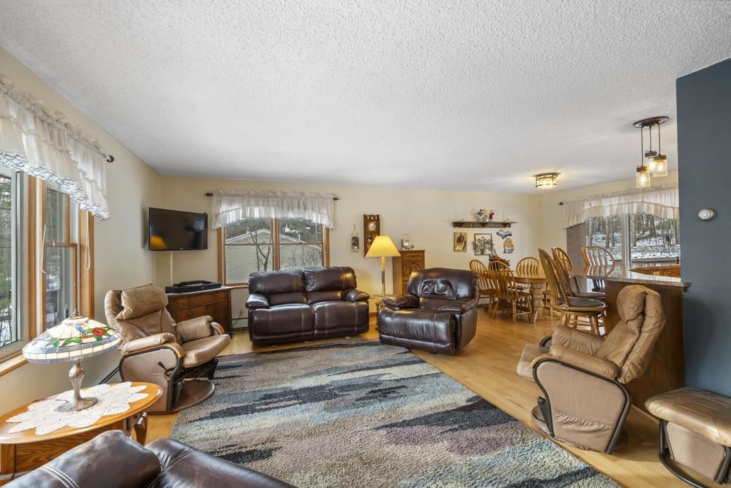 877 Woodview Drive
