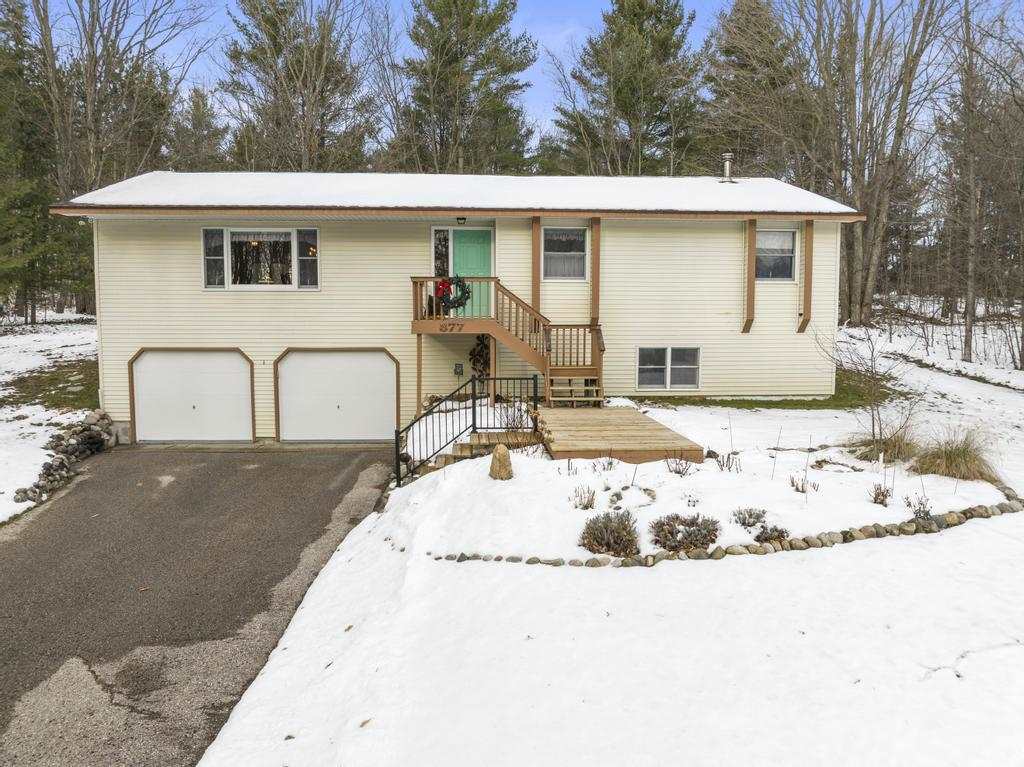877 Woodview Drive