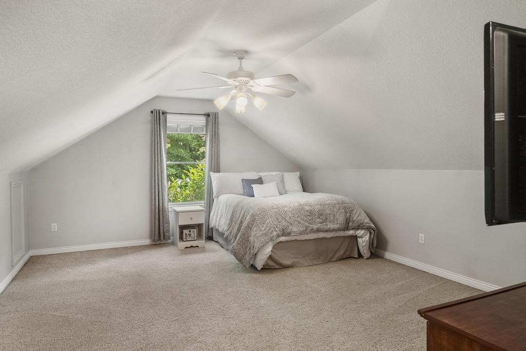 2632 Woodside Drive