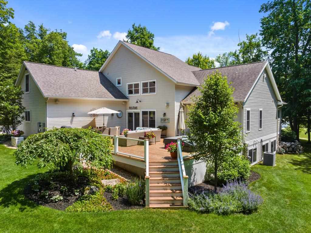 2632 Woodside Drive