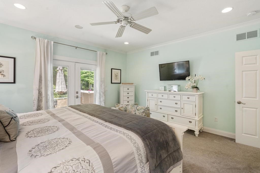 2632 Woodside Drive