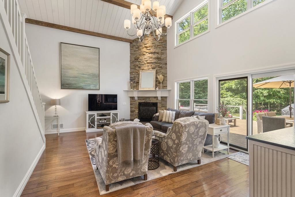2632 Woodside Drive