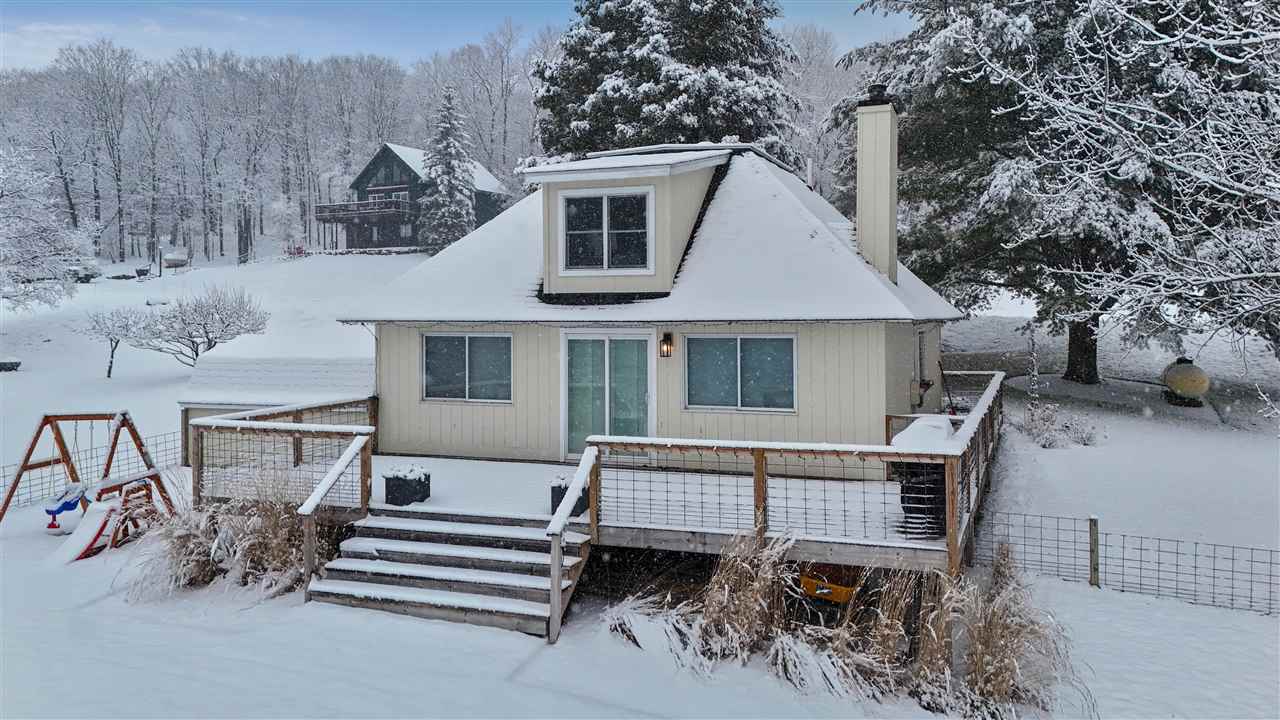 3353 Hill View