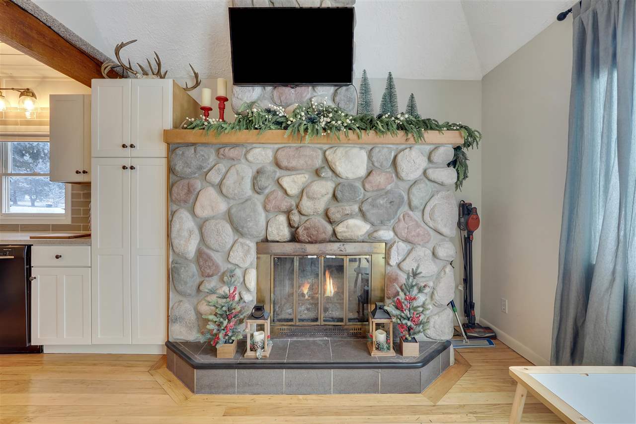 3353 Hill View