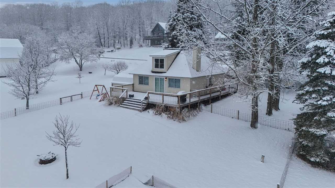 3353 Hill View