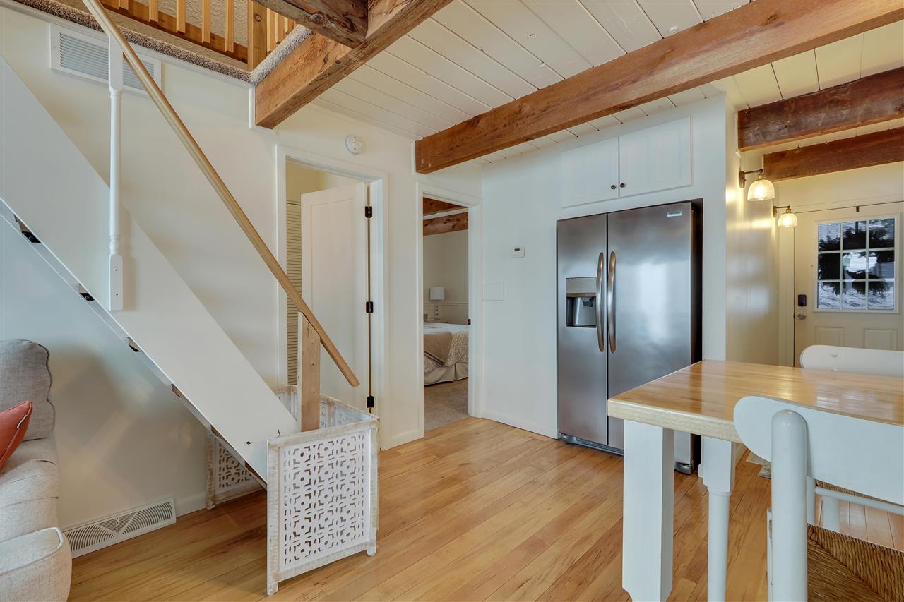 3353 Hill View