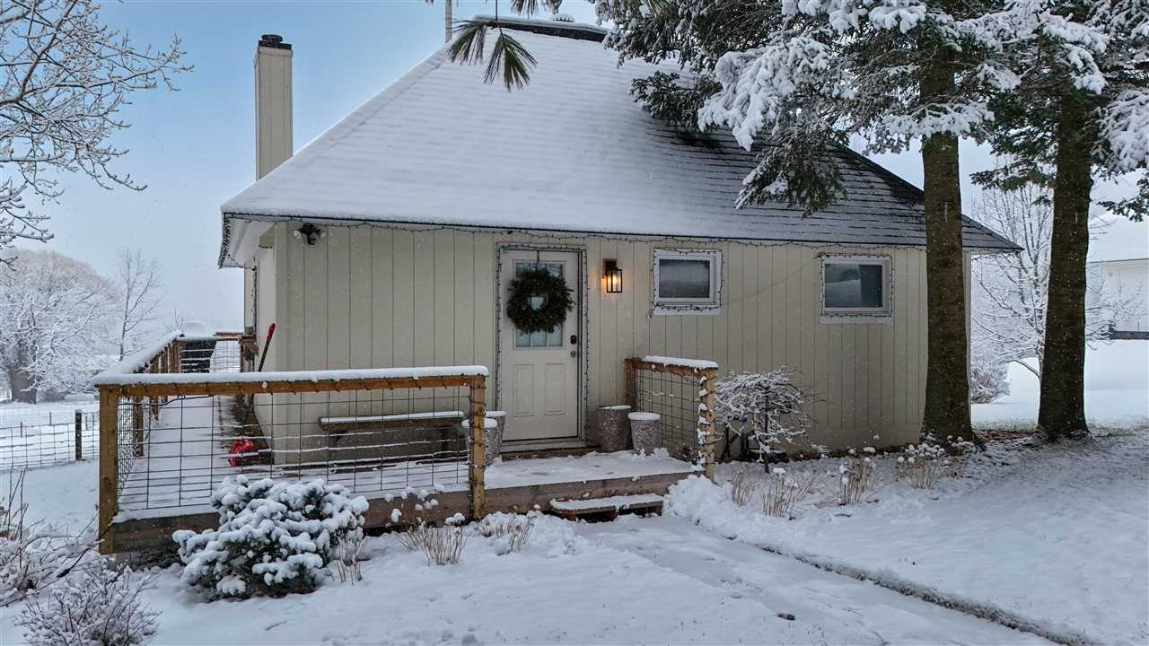 3353 Hill View