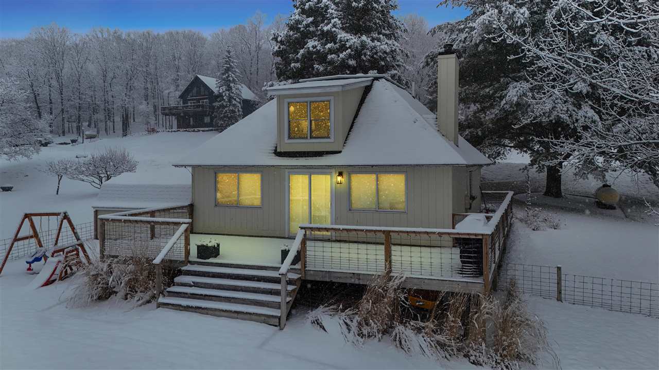 3353 Hill View