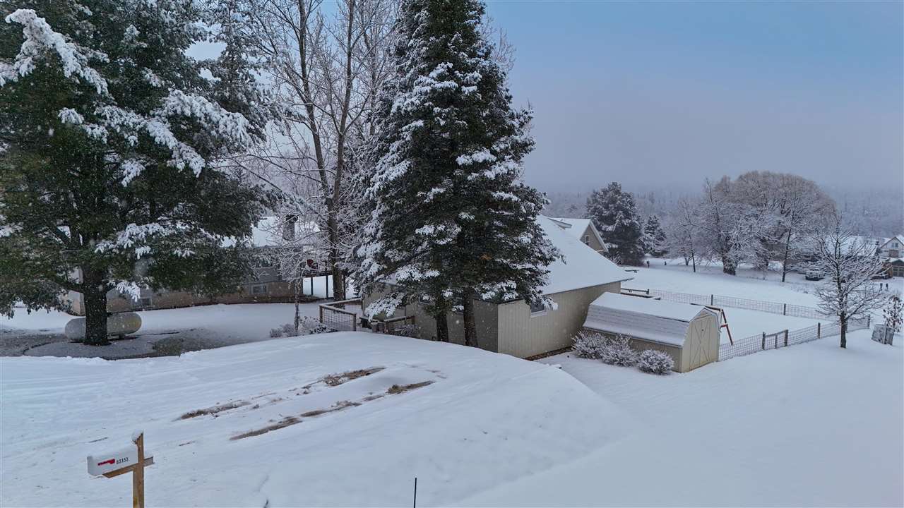 3353 Hill View