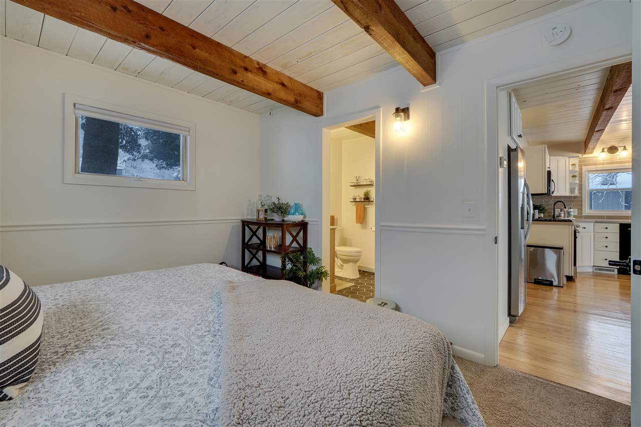 3353 Hill View