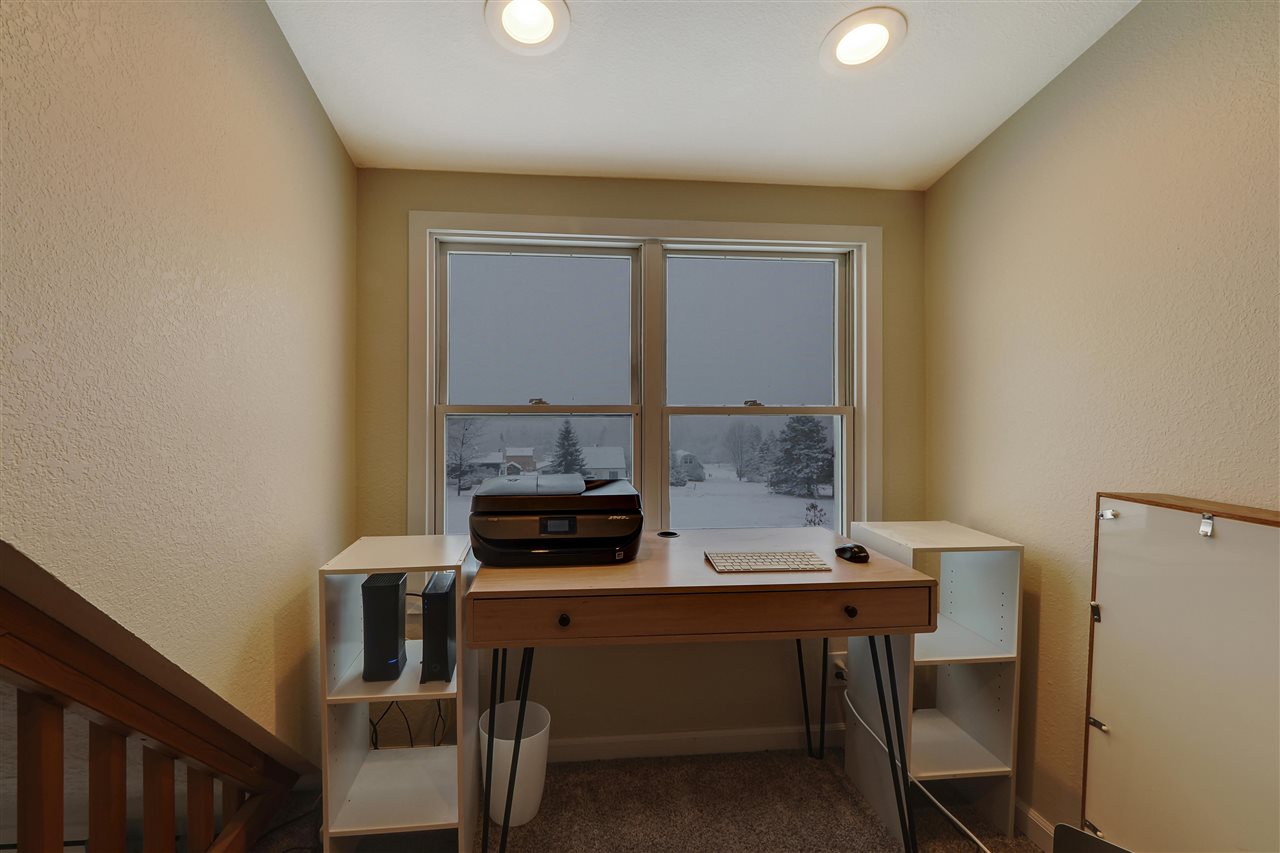 3353 Hill View