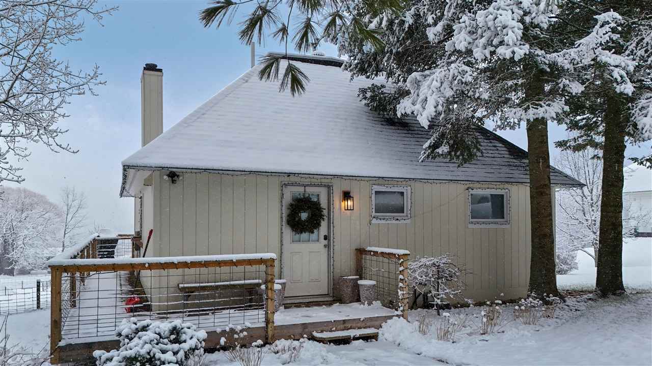 3353 Hill View