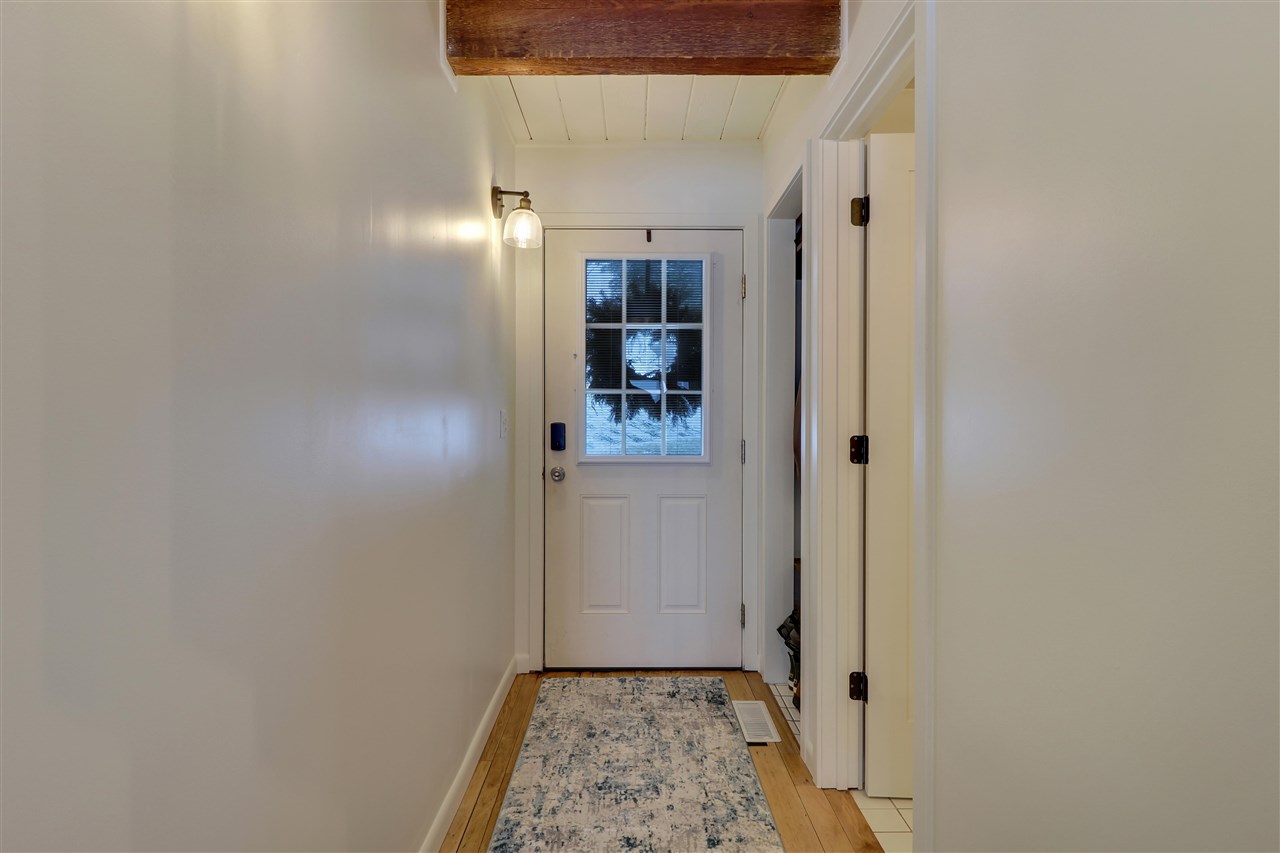 3353 Hill View