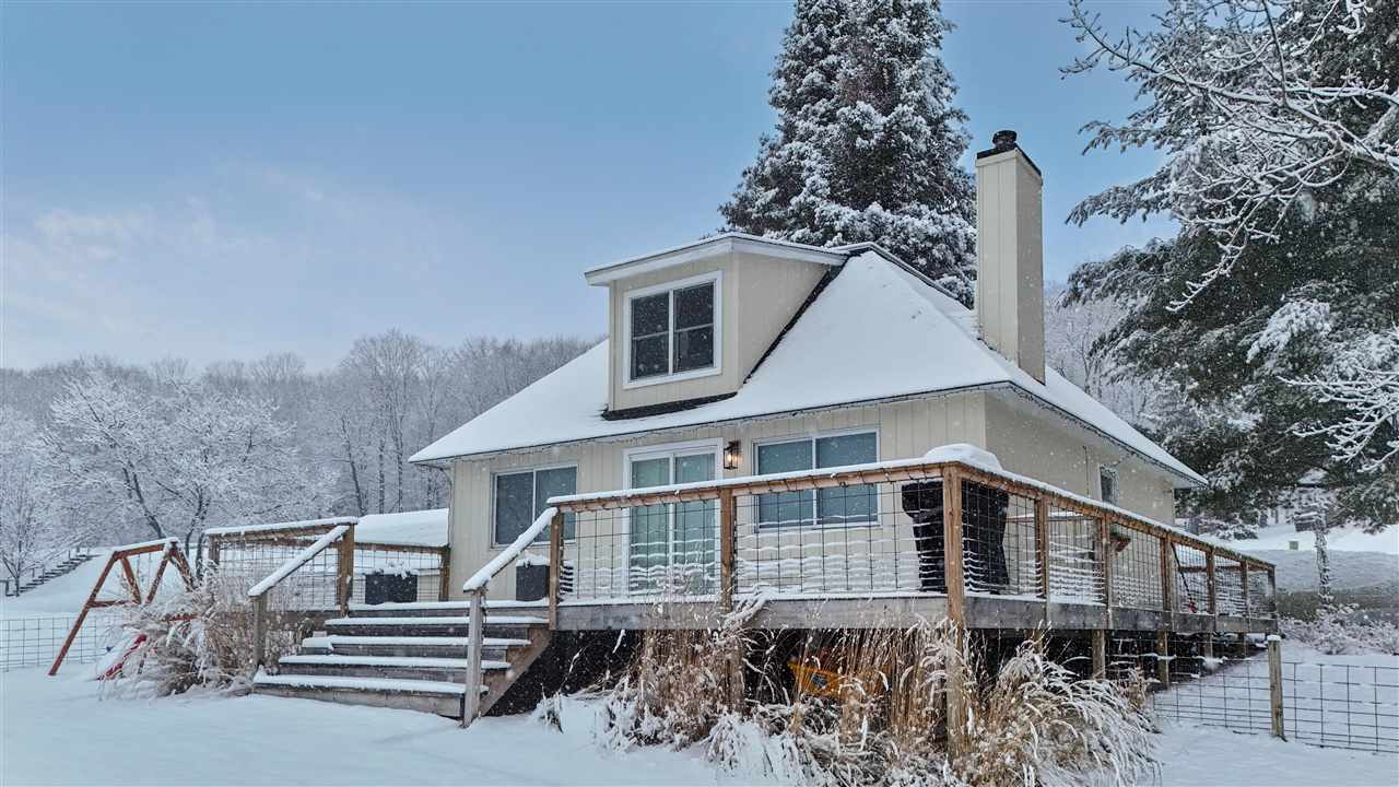 3353 Hill View