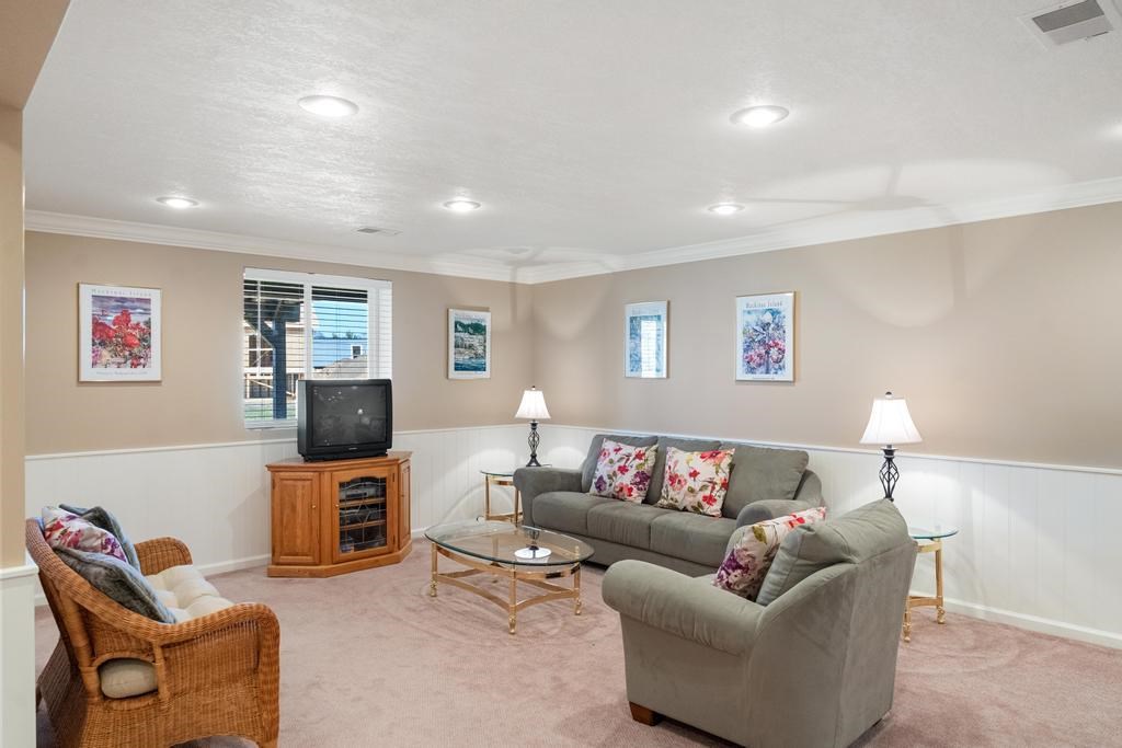 1502 Castle Drive Unit: 36