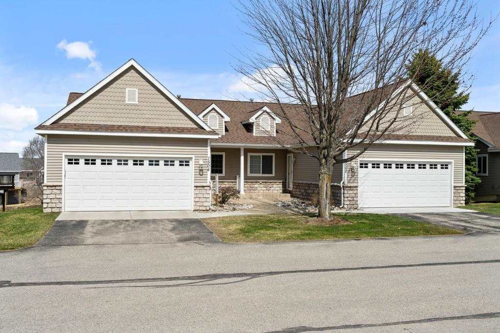 1502 Castle Drive Unit: 36