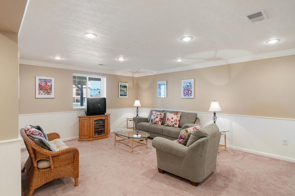 1502 Castle Drive Unit: 36