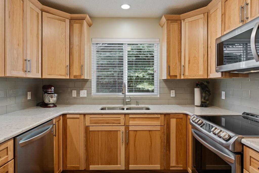 1502 Castle Drive Unit: 36