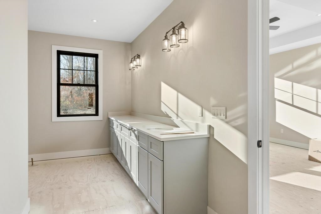 811 Fairways Drive Unit: 16