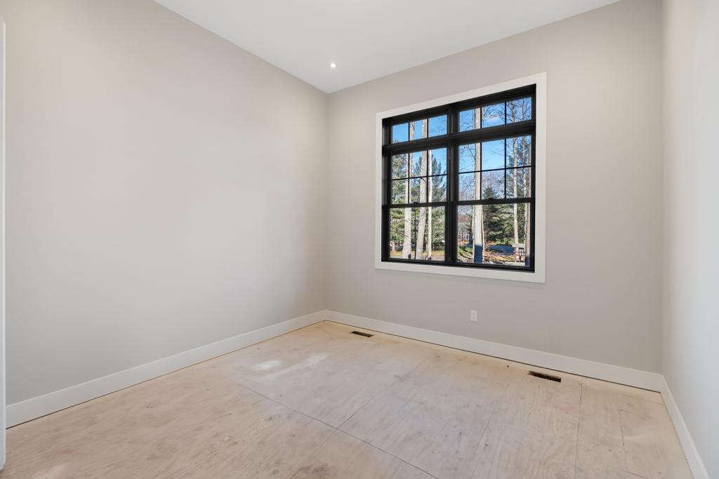 811 Fairways Drive Unit: 16