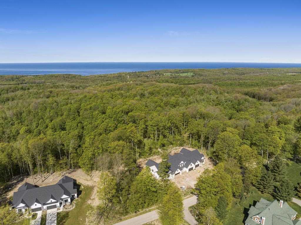 811 Fairways Drive Unit: 16