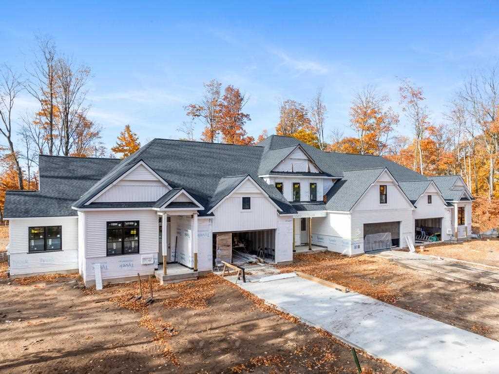811 Fairways Drive Unit: 16