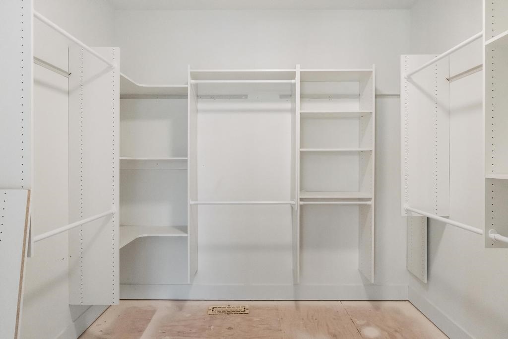811 Fairways Drive Unit: 16
