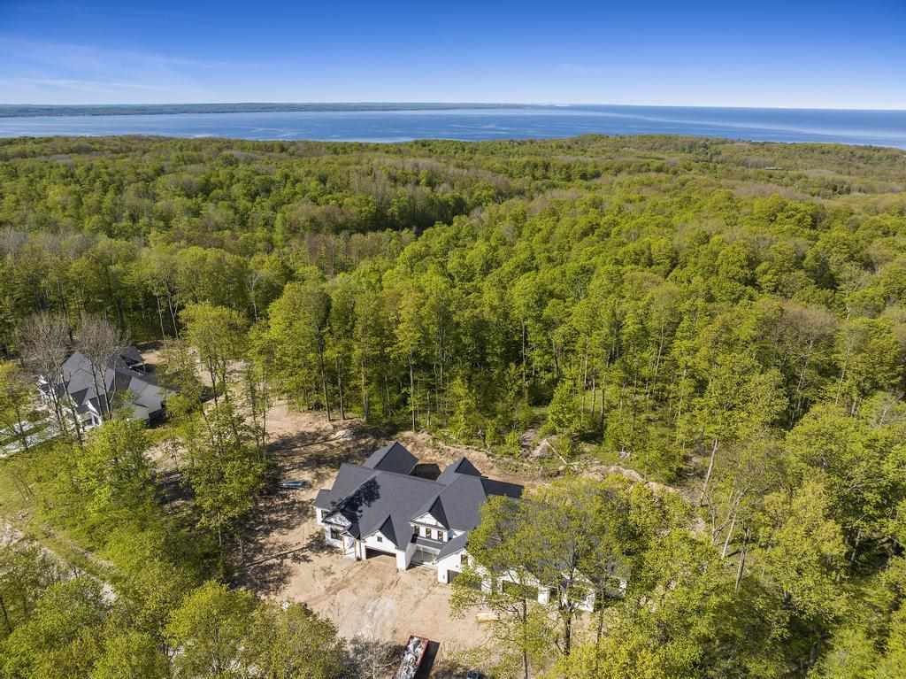 811 Fairways Drive Unit: 16