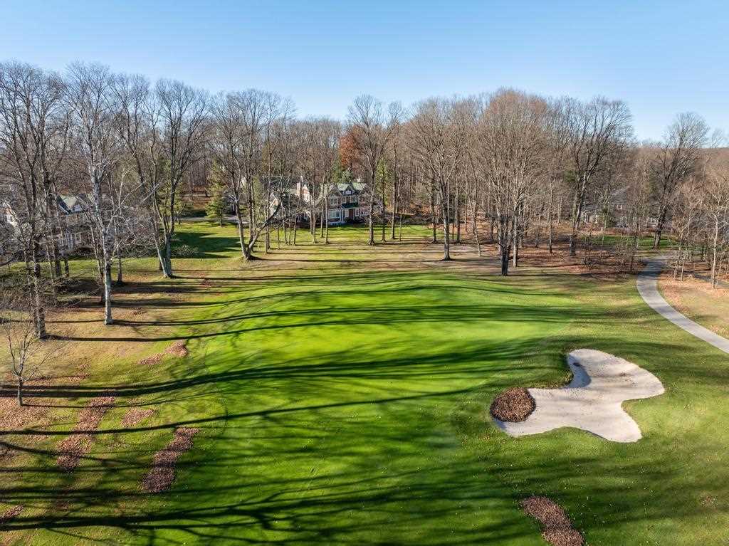 811 Fairways Drive Unit: 16