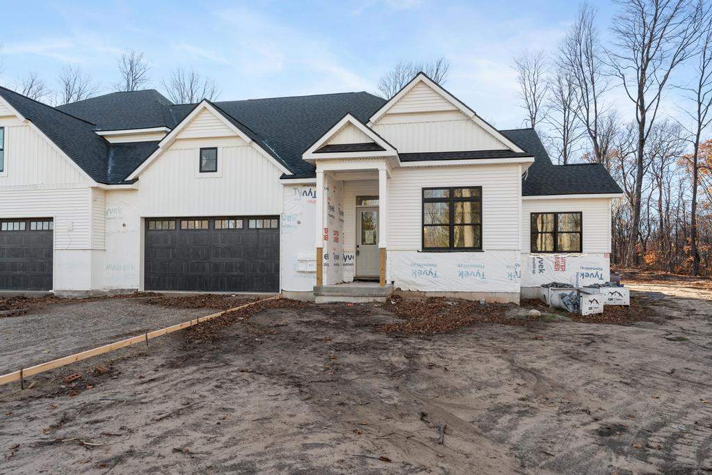 811 Fairways Drive Unit: 16