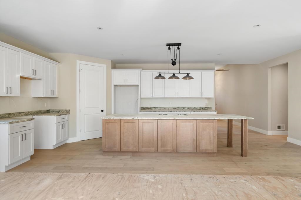 811 Fairways Drive Unit: 16