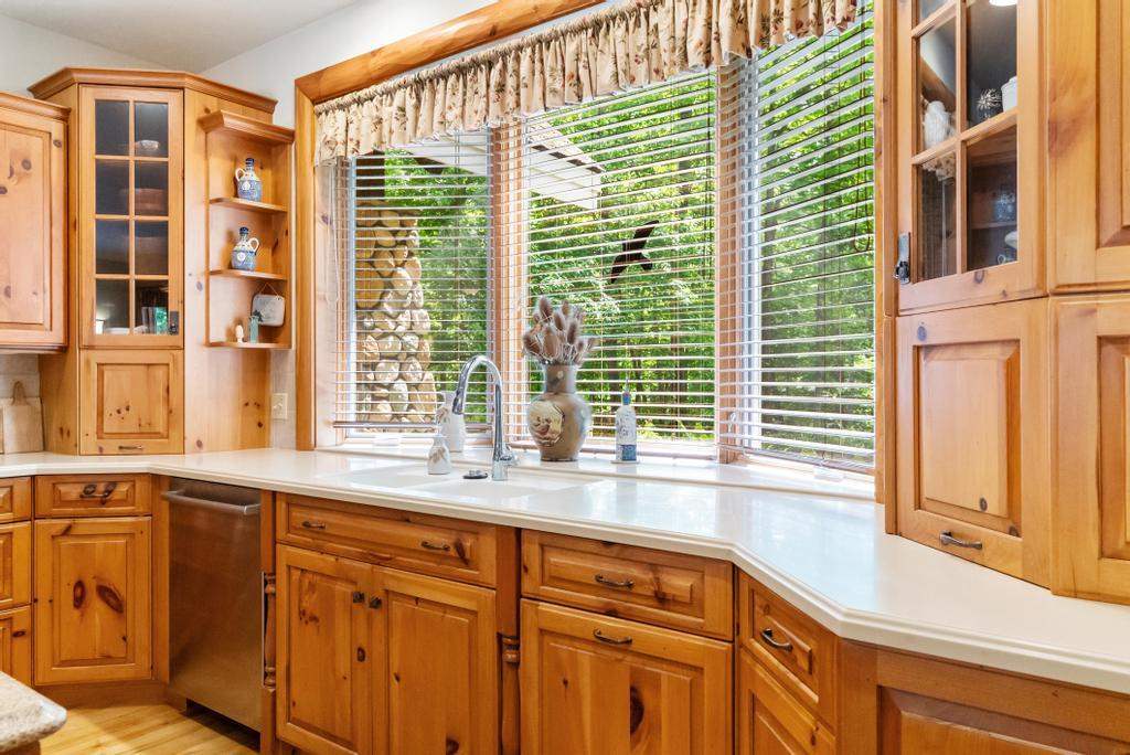 3264 Greenbriar