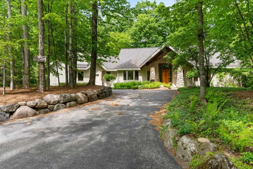 3264 Greenbriar