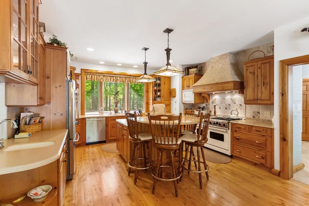 3264 Greenbriar