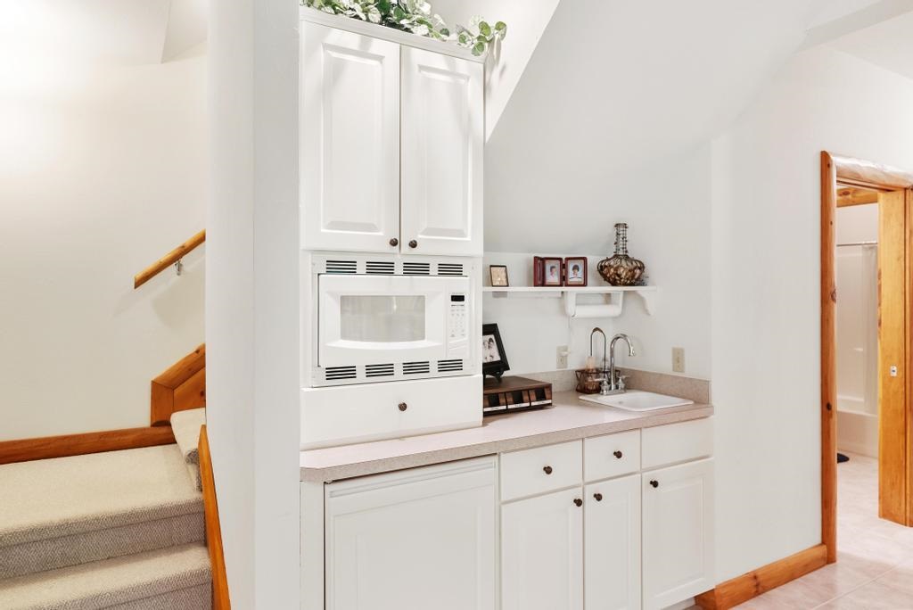 3264 Greenbriar
