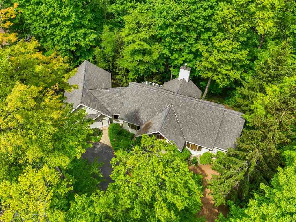 3264 Greenbriar