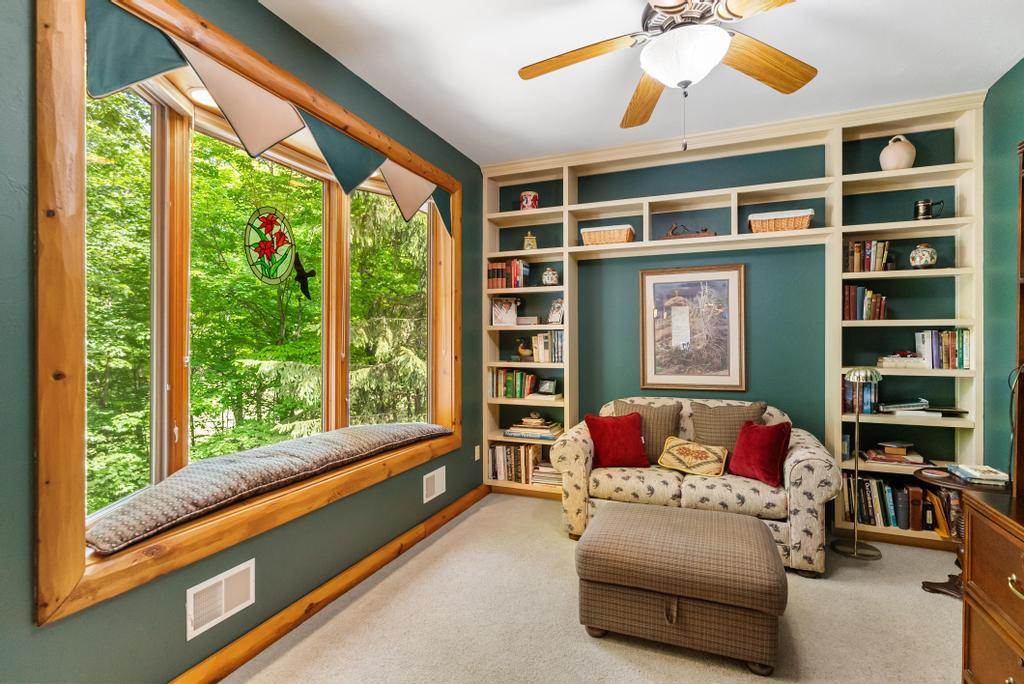 3264 Greenbriar