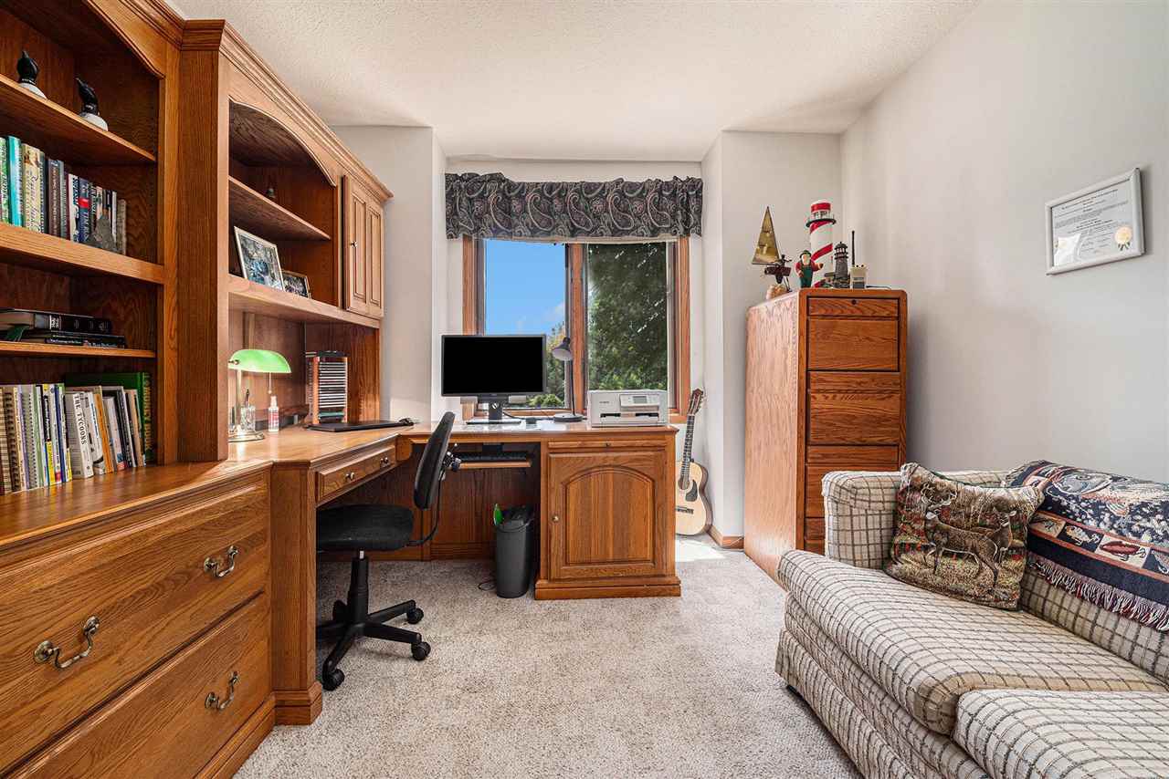 215 Lake Ridge Trail