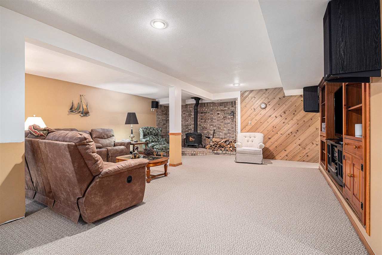 215 Lake Ridge Trail