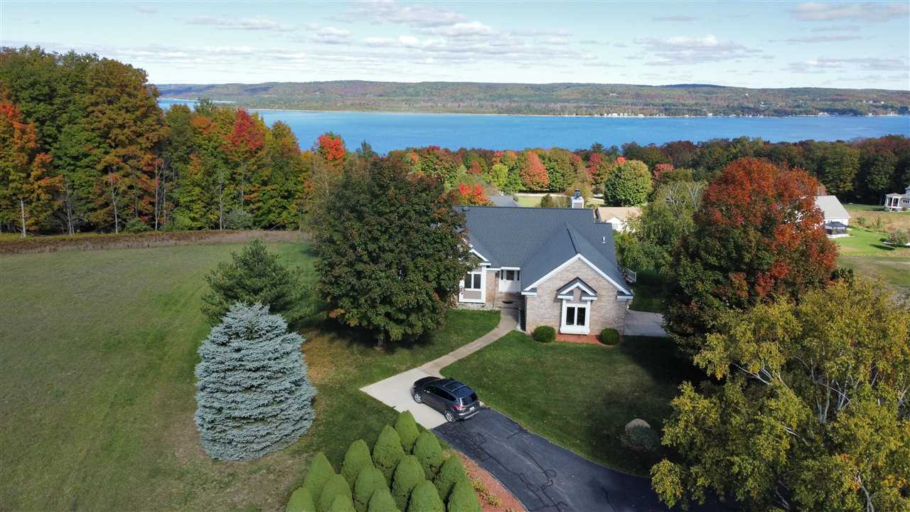 215 Lake Ridge Trail
