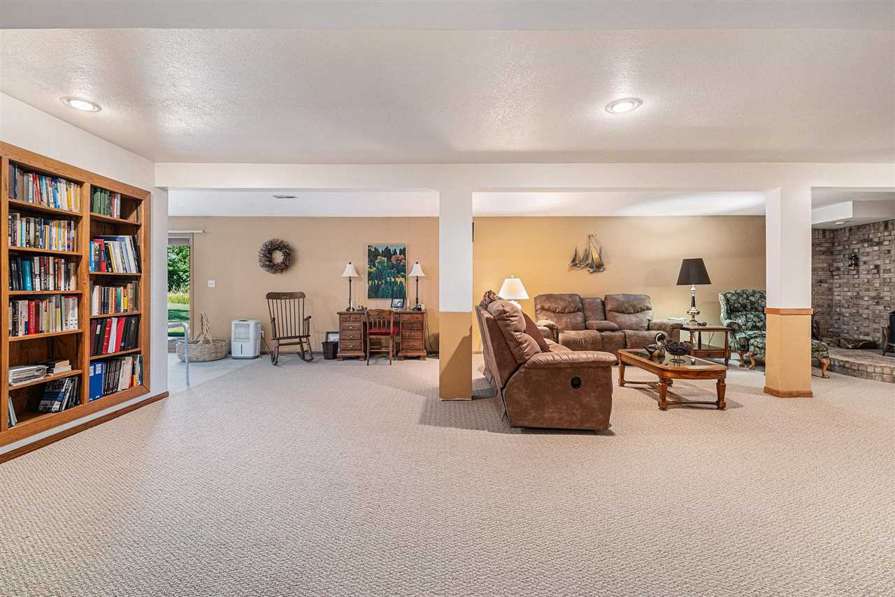 215 Lake Ridge Trail