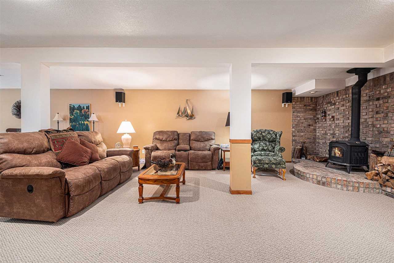215 Lake Ridge Trail