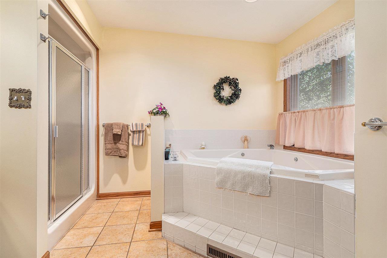 215 Lake Ridge Trail