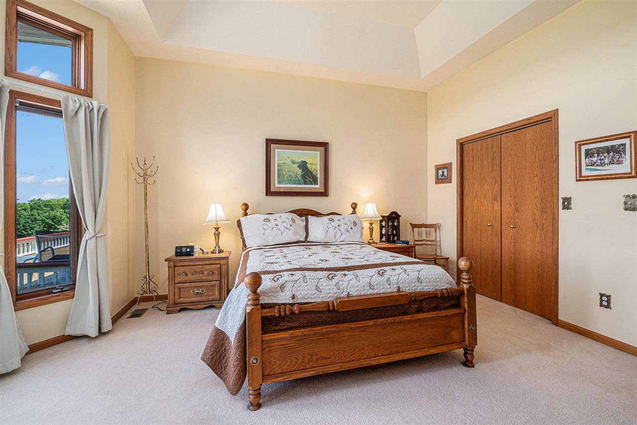 215 Lake Ridge Trail