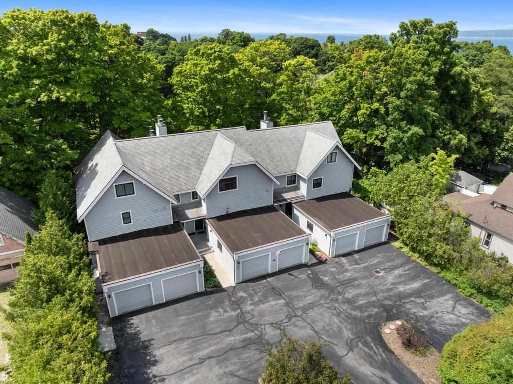 534 Elizabeth Street Unit: 3