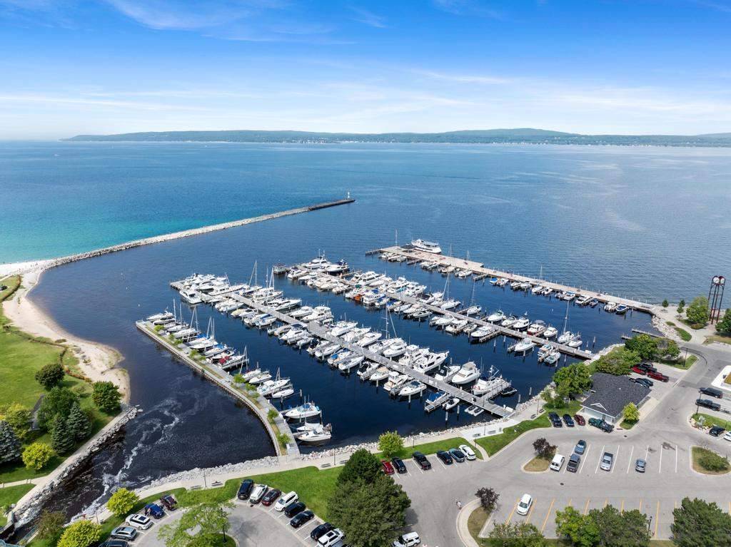 534 Elizabeth Street Unit: 3